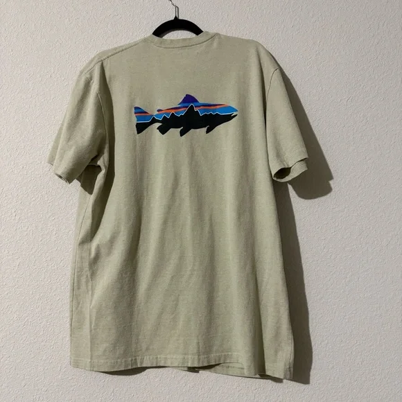 Patagonia Men's Sage Green Short Sleeve Tee - Picture 6 of 7